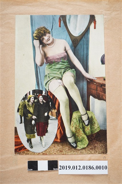 穿著綠色絲襪的女人 (共2張)