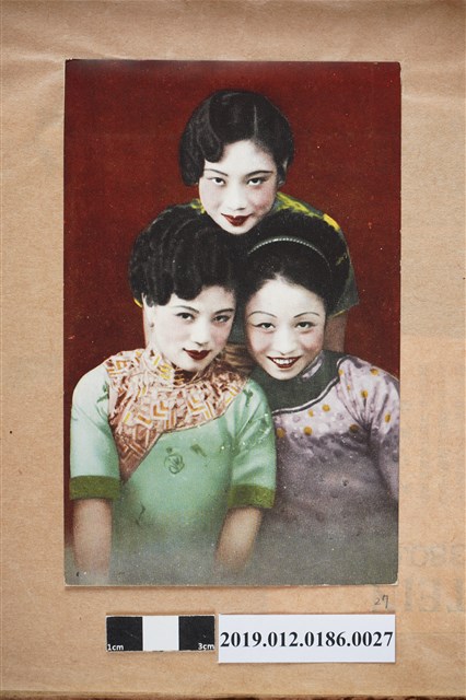 三個女人 (共2張)