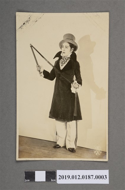 日本寶塚劇團劇戴帽女子照 (共5張)