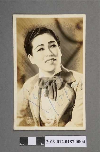 日本寶塚劇團劇紳士裝女子照 (共5張)