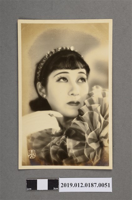 寶塚劇團髮箍女子劇照 (共5張)