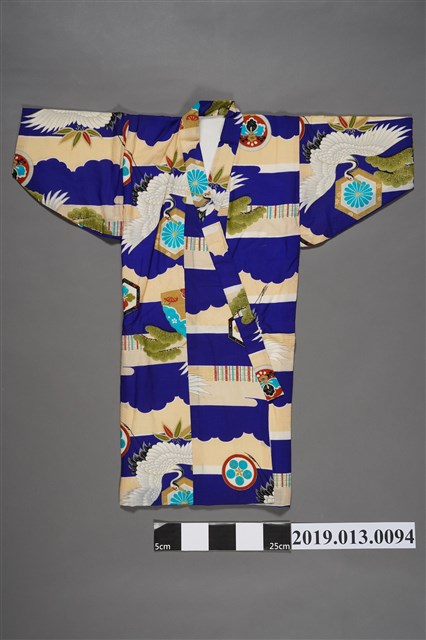 日治時期鶴形圖童衣 (共2張)