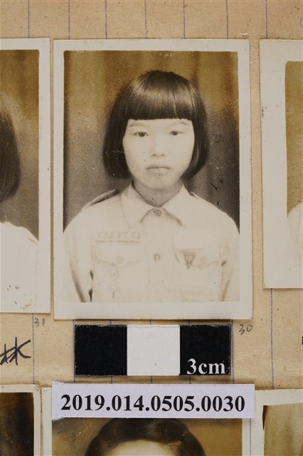 許麗玉學生照 (共2張)