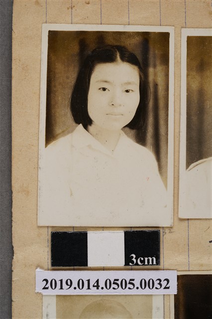 康綉梅學生照 (共2張)