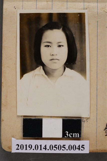 王素雲學生照 (共2張)