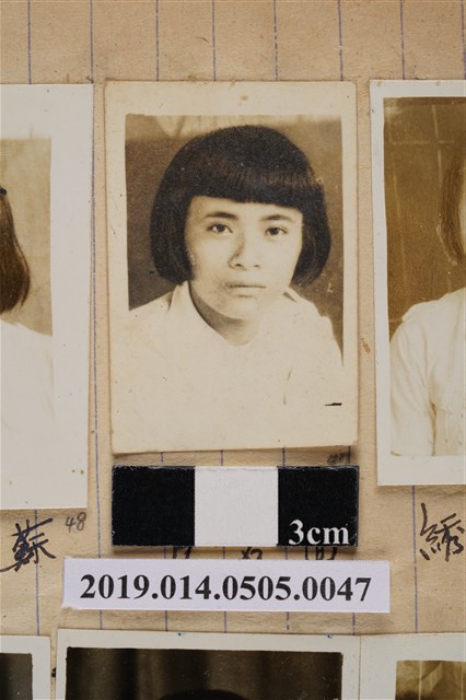 簡碧月學生照 (共2張)