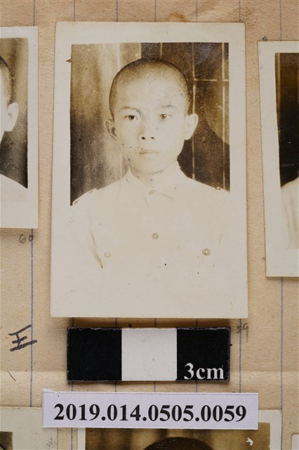 王進成學生照 (共2張)