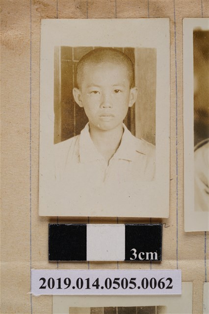 吳振用學生照 (共2張)