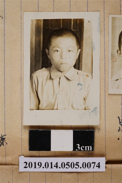 黃良學生照 (共2張)