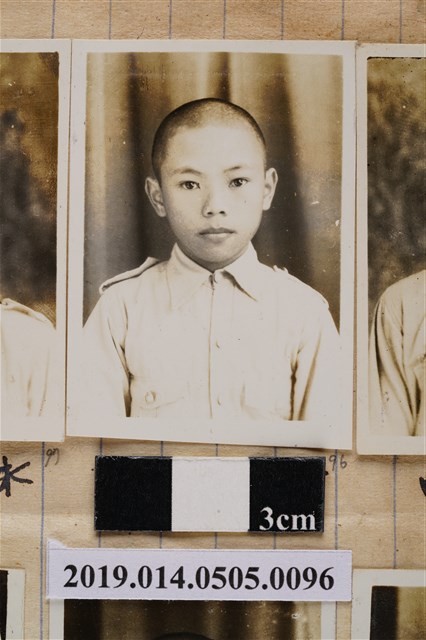 余德興學生照 (共2張)