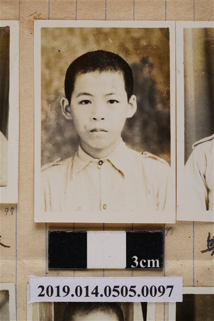 林世英學生照 (共2張)