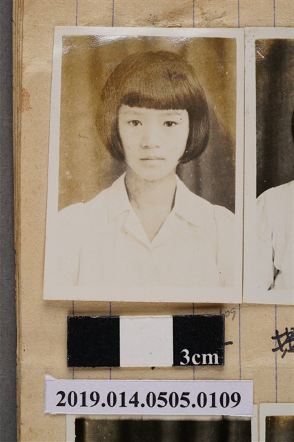 王麗蓉學生照 (共2張)