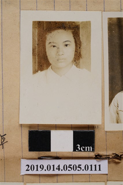 李碧秀學生照 (共2張)