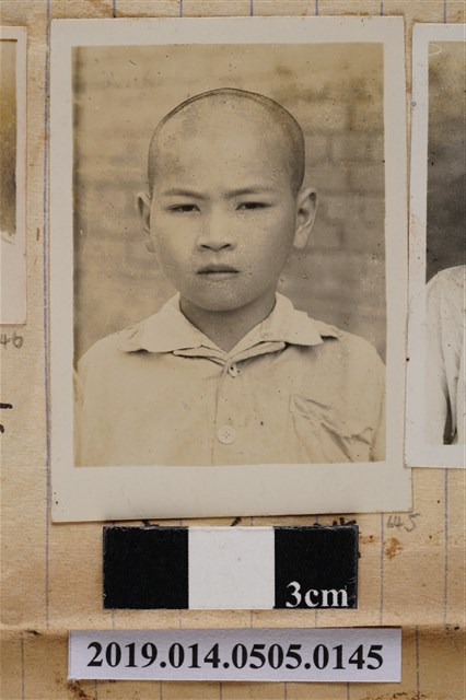 洪溪泉學生照 (共2張)