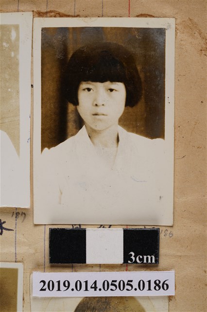 李彩月學生照 (共2張)