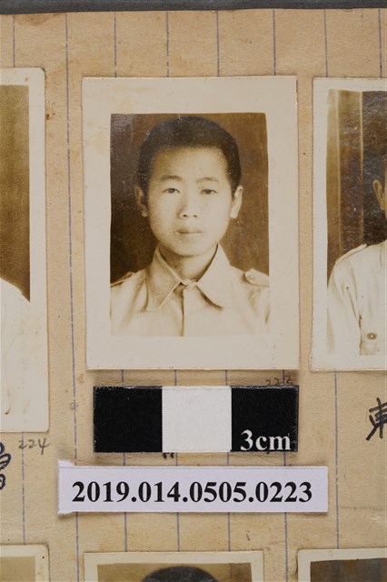 許日清學生照 (共2張)