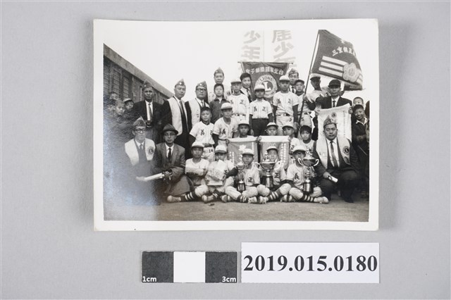 三重鎮正義國小棒球隊照片 (共2張)