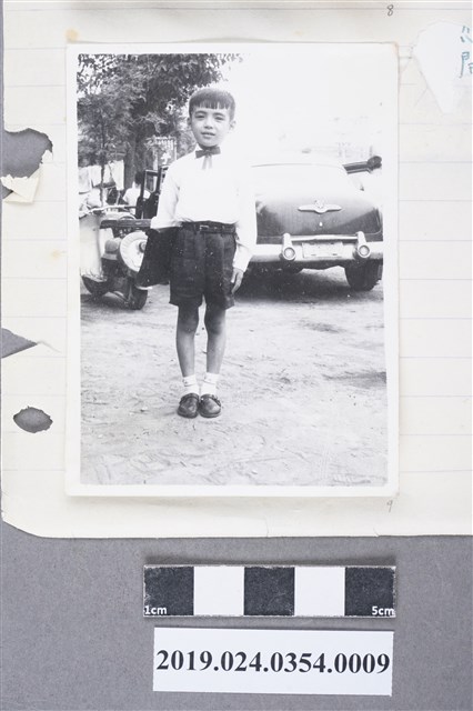 柯旗化長子柯志明合唱團服個人照 (共2張)