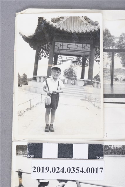 柯旗化長子柯志明於大貝湖獨照 (共2張)