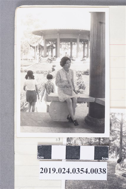 柯蔡阿李坐在涼亭 (共2張)