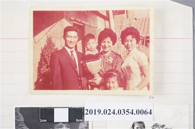 柯旗化四弟柯飛勝與家人合照 (共2張)