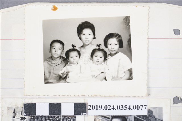 柯旗化家族照（柯旗化四弟媳與姪兒女們） (共2張)