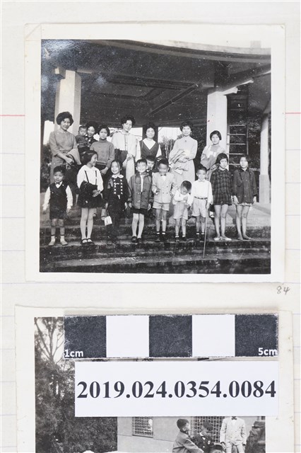 柯旗化家族旅遊合照 (共2張)