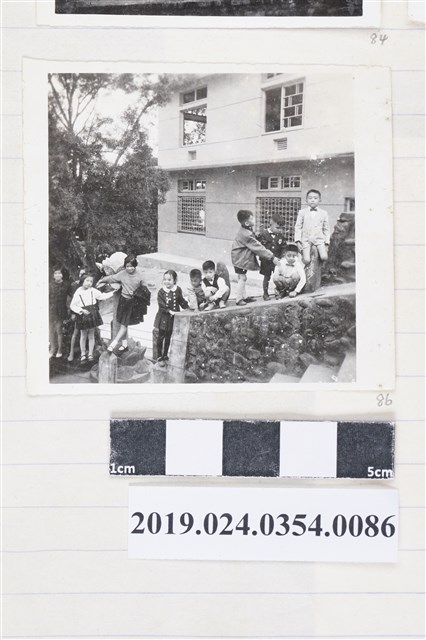 柯旗化家族旅遊合照 (共2張)