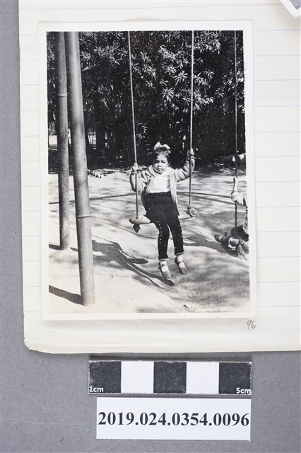 柯旗化長女柯潔芳獨照 (共2張)