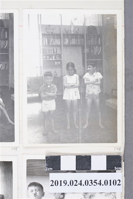 柯旗化子女合照於第一出版社三樓（高雄八德二路） (共2張)