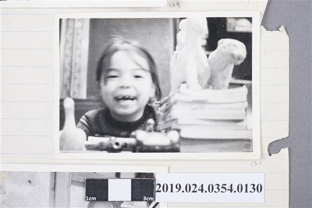 柯旗化長女柯潔芳在家中 (共2張)