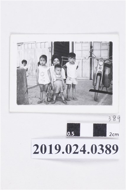 柯蔡阿李與子女 (共3張)