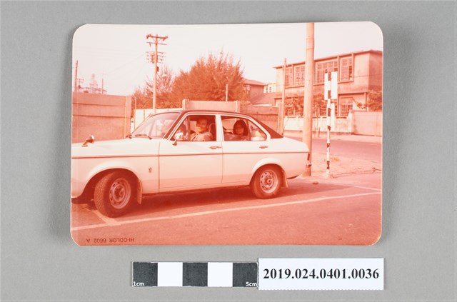 柯旗化駕車於大統百貨公司旁停車場 (共2張)