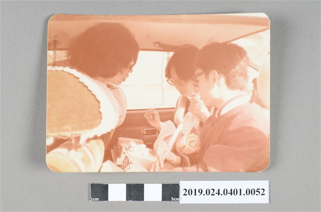 柯旗化家人於東海大學的照片 (共2張)