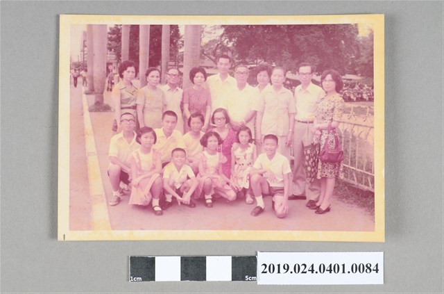 柯旗化出獄後之家族合影 (共2張)