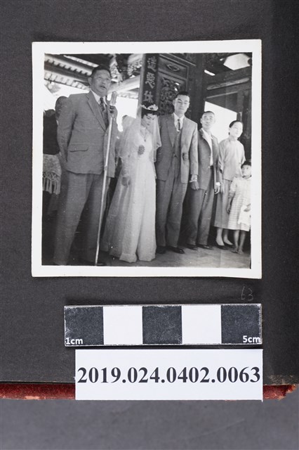 新人柯旗化與蔡阿李在台上聆聽致詞 (共3張)