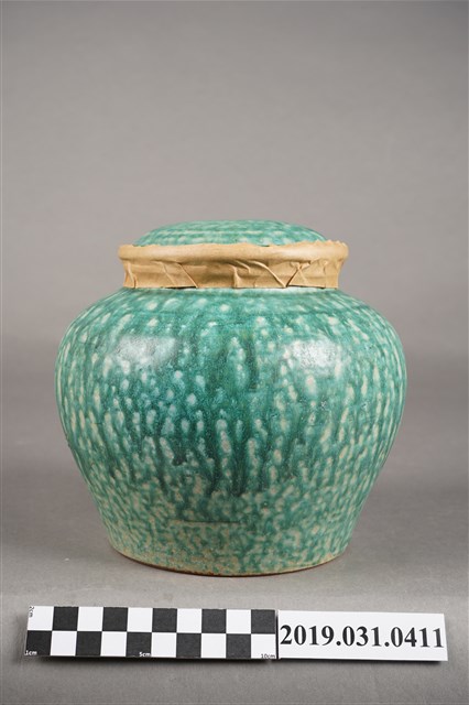 陶製綠色茶葉罐 (共4張)