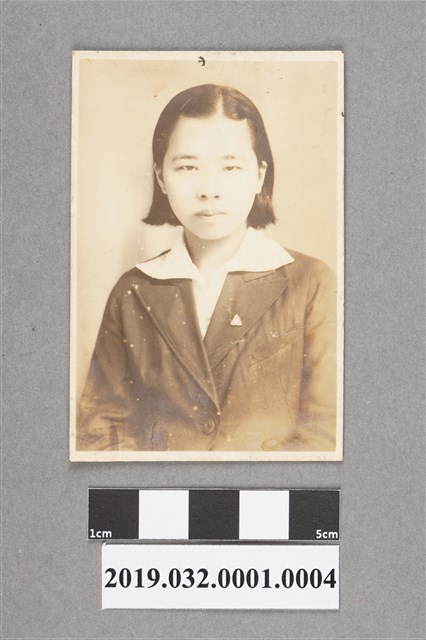 陳吳秀梅女士半身照之2 (共2張)