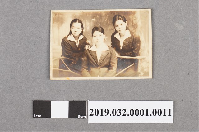 陳吳秀梅女士與另兩名女士合照之6 (共2張)