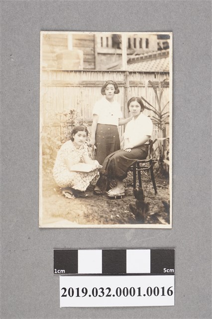 陳吳秀梅女士另兩名女士合照之11 (共2張)