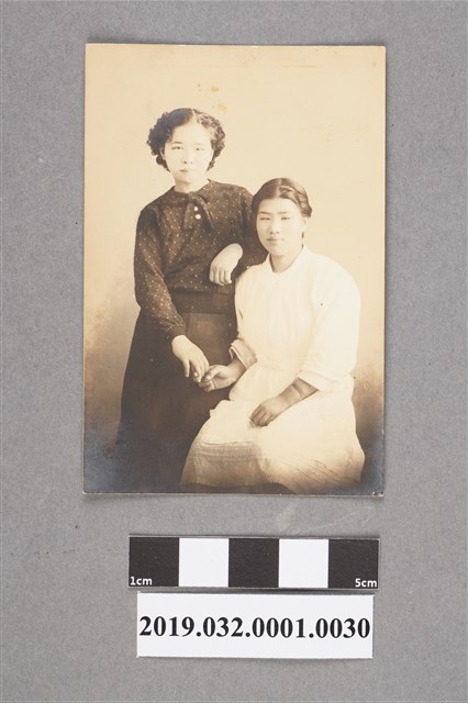 陳吳秀梅女士與另一名女士合照之21 (共2張)