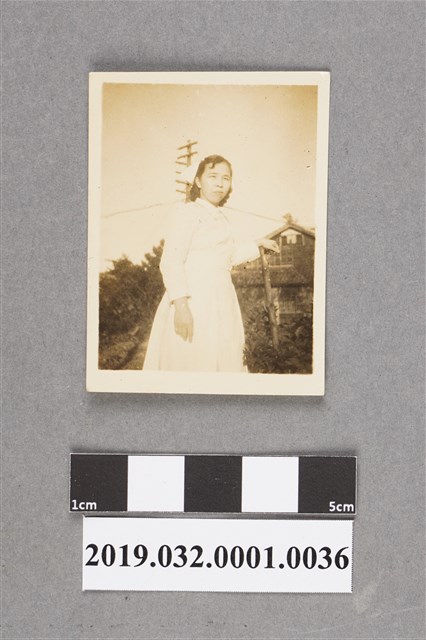 陳吳秀梅女士戶外個人照 (共2張)