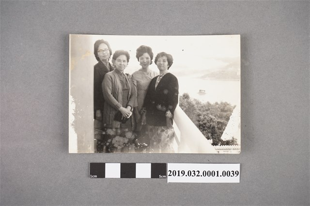 陳吳秀梅女士與另三名女士合照之23 (共2張)