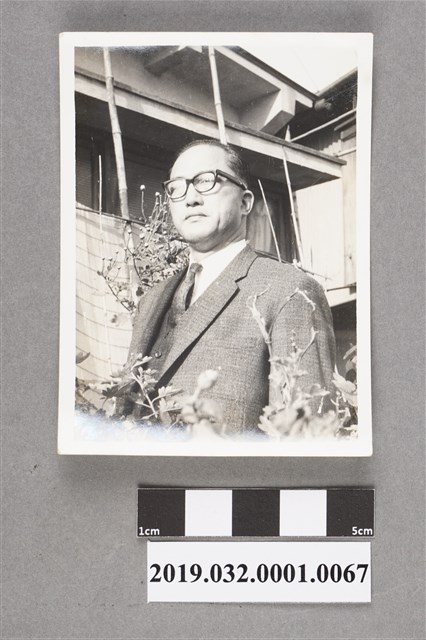 陳錦連先生獨照 (共2張)