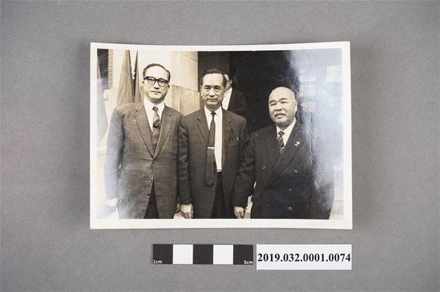 陳錦連回臺拜訪政府官員 (共2張)