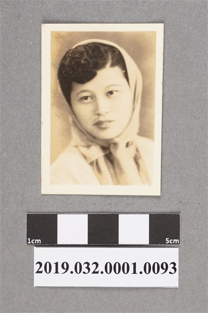 女性大頭照 (共2張)