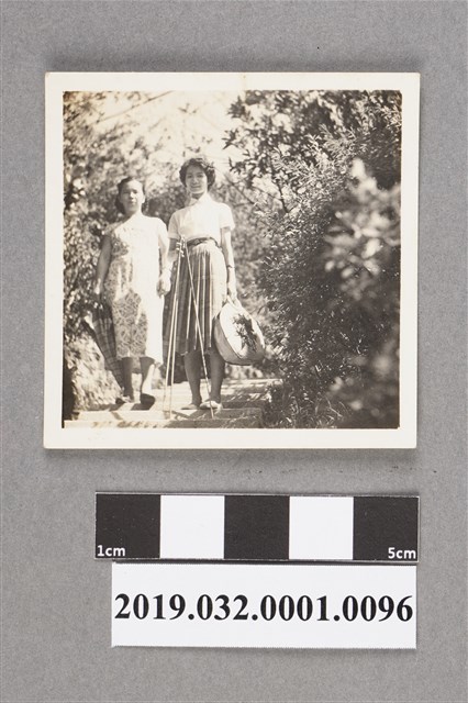 陳吳秀梅女士與另一名女士合照 (共2張)