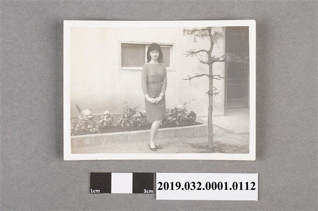 陳錦連先生獨生女個人照 (共2張)