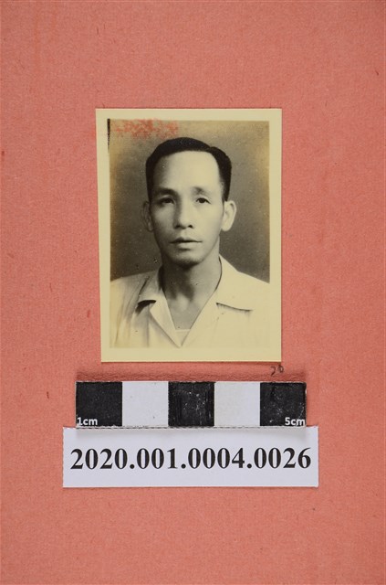 總務組張志勝肖像照 (共2張)