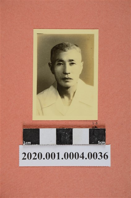 管理組龔傳肖像照 (共2張)